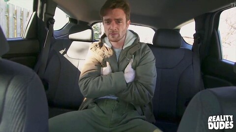 Joey monta el pene de Ryan Boness y pide más