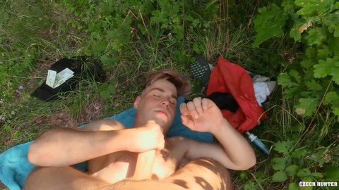 户外, 自慰, 捷克人