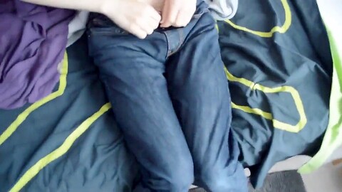 Giovane femboy viene penetrato e rimasto incinta senza preservativo